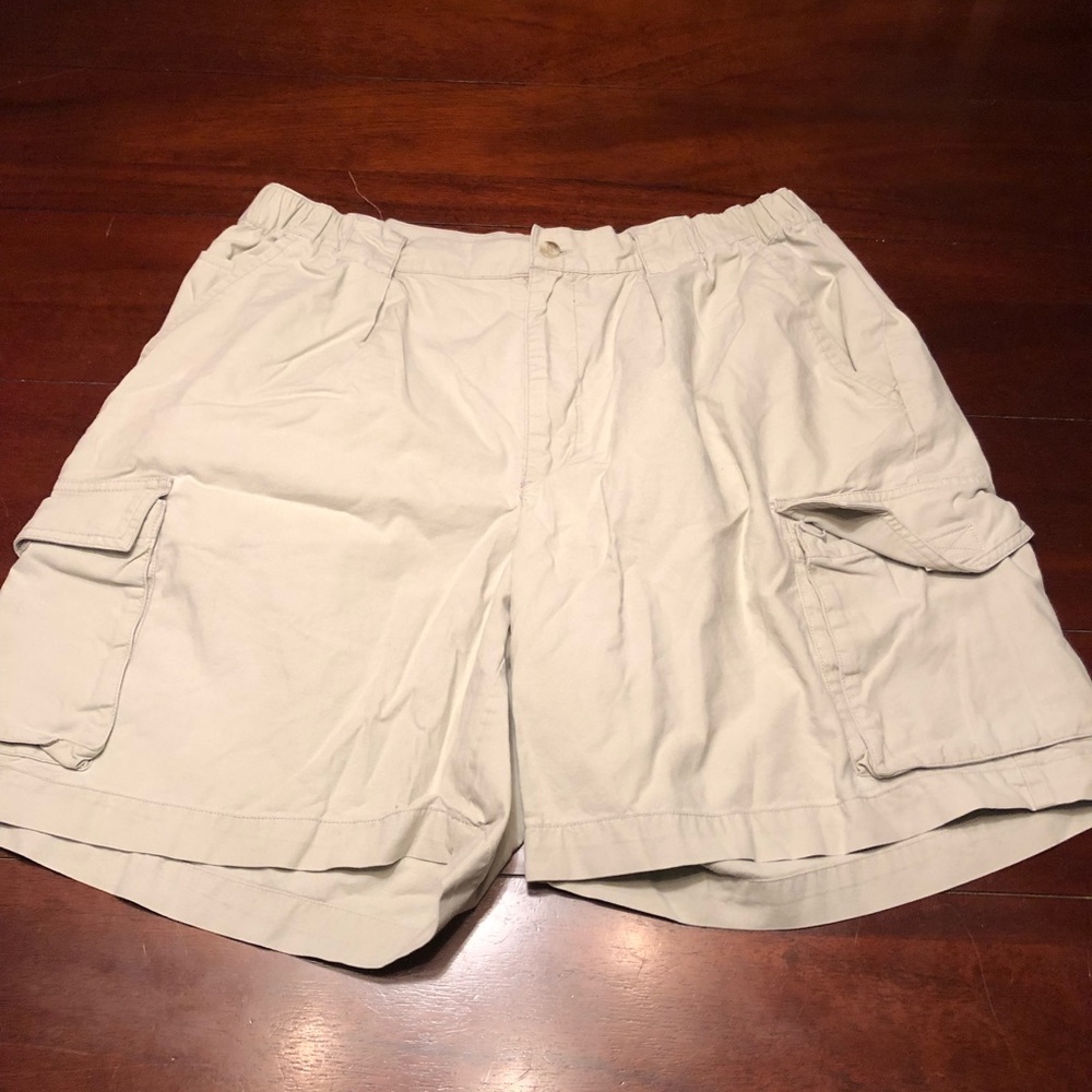 Men’s Khaki Columbia Shorts
